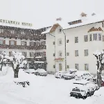 Columbia & Hotel 3*