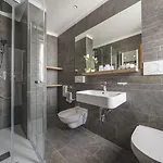 Columbia & 3*