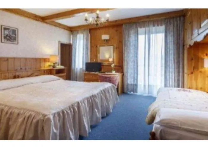 Hotel Columbia &