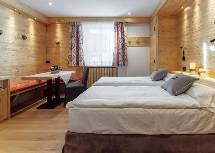 Hotel Columbia & 3*