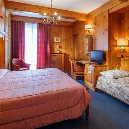 Отель Columbia &