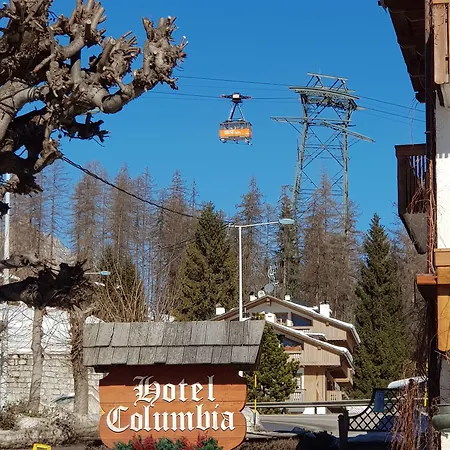 Hotel Columbia &