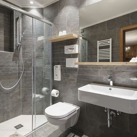 Отель Columbia & 3*