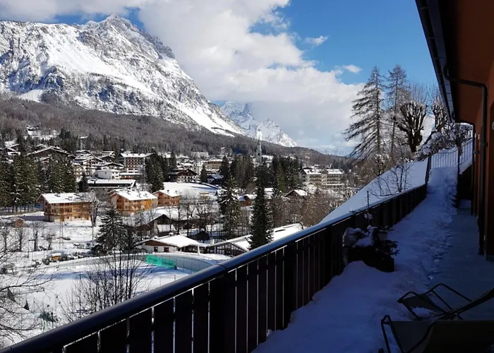 Columbia & Szálloda Cortina dʼAmpezzo